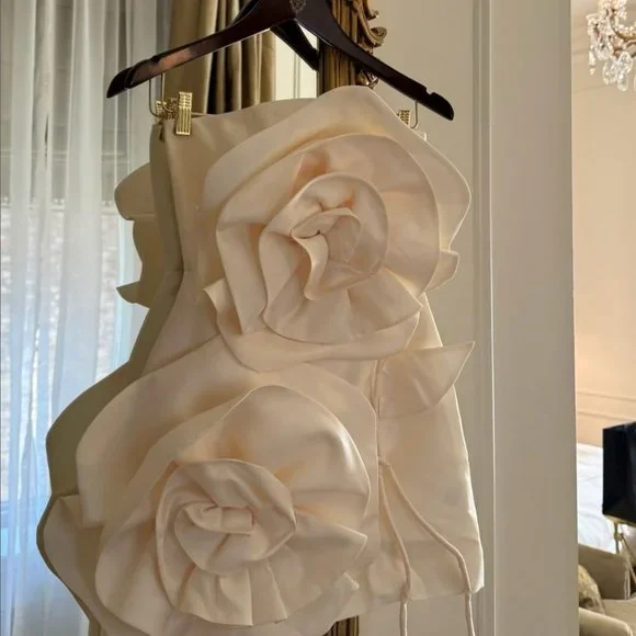Sierra Darien Voluminous Flower Design Strapless Dress - Ivoire/Ivory S/M, NEW ✨ - Picture 1 of 12
